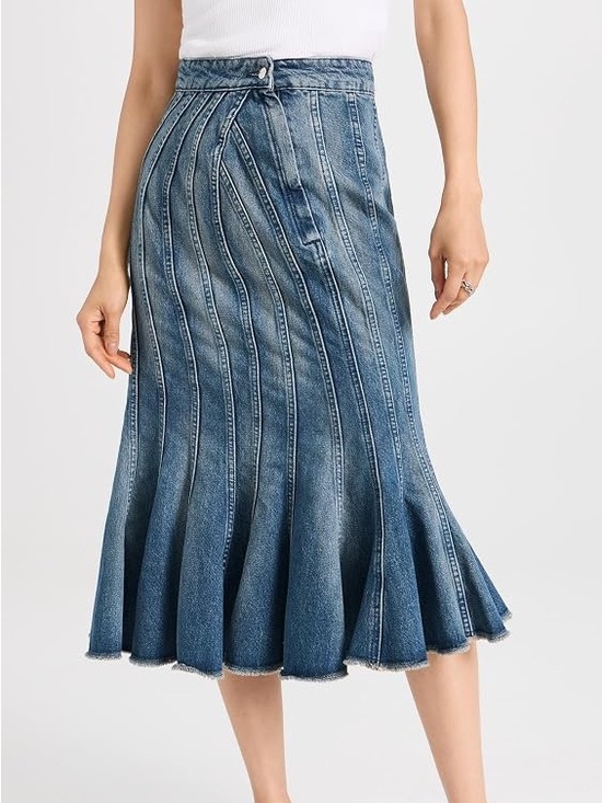 Marc Jacobs Dresses & Skirts - Marc Jacobs Wave Skirt in Denim